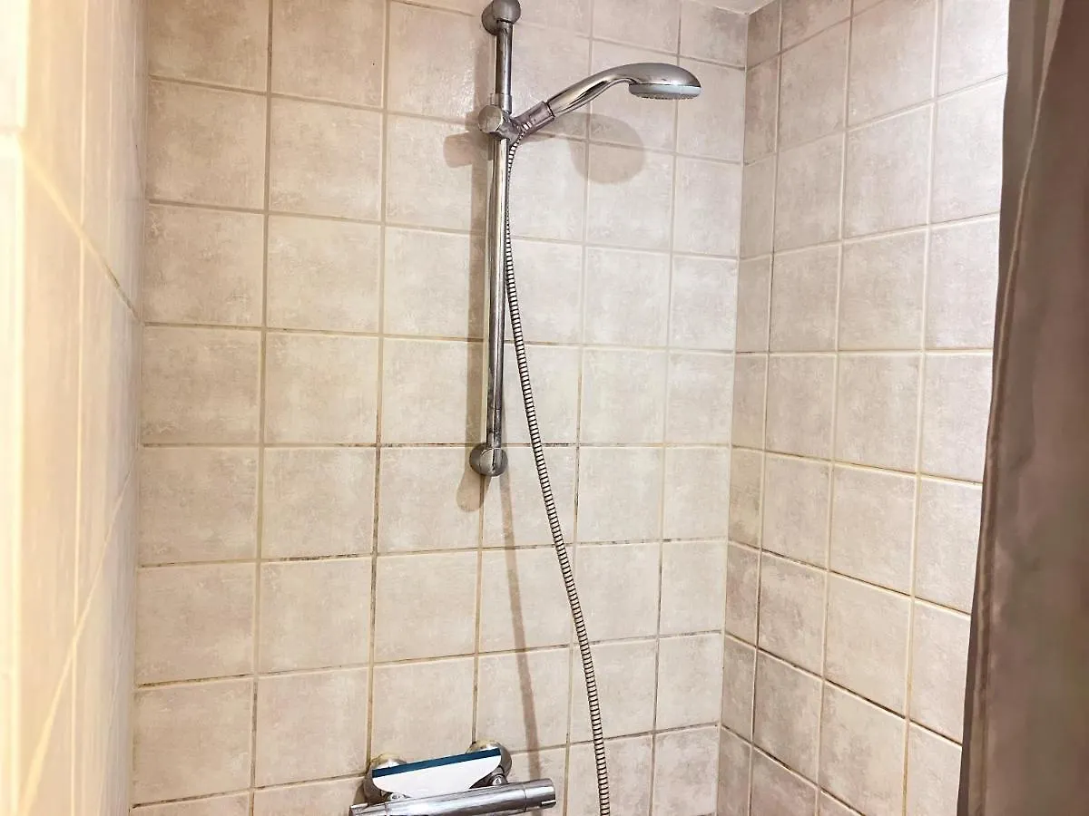 Four Bedroom Apartment In Esbjerg, Kirkegade 12